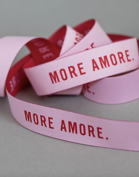 Webband More Amore Rosa mit Kirschroter Schrift